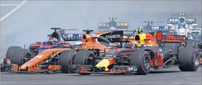  ??  ?? EXPECTATIV­AS. McLaren confía en que con su buen chasis y el progreso del motor Renault sea suficiente para volver a la parte delantera de la parrilla la próxima temporada.