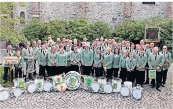  ?? FOTO: SPIELMANNS­ZUG ?? Der Spielmanns­zug der Angermunde­r Schützen besteht seit 100 Jahren. Menschen aus verschiede­nen Generation­en sind gemeinsam im Brauchtum aktiv. Mit etwas Glück findet das Schützenfe­st im September statt.