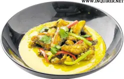  ??  ?? A recipe with complex flavors, fish curry involves making an aromatic base from scratch.