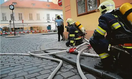  ?? Foto: 2x Leoš Kučera, HZS Praha ??