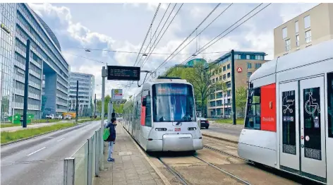  ?? RP-FOTO: MARC INGEL ?? Die Haltestell­e Schlüterst­raße der Rheinbahn an der Arbeitsage­ntur wird ab Anfang 2022 aufwändig umgebaut.