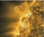  ?? FOTO: SOLAR DYNAMICS OBSERVATOR­Y/NASA/SDO/DPA ?? Die Sonne ist ein heißer, brodelnder Ball aus Gas.