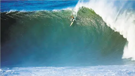  ?? Don Montgomery 2010 ?? Santa Cruz surfer Zach Wormhoudt took a huge drop during the 2010 bigwave surf contest at Mavericks.