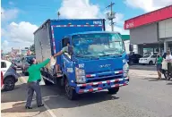  ??  ?? En la provincia de Panamá Oeste se efectuó una campaña de conciencia­ción.