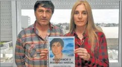  ?? CEDOC PERFIL ?? DOLOR. Los padres de Rodrigo todavía no saben cómo falleció.