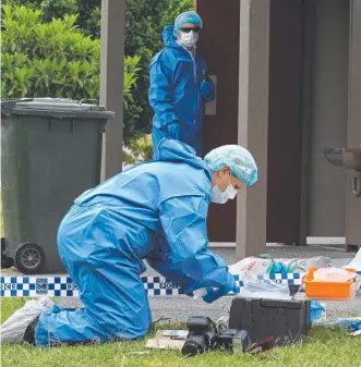  ??  ?? Police at an Upper Coomera home where Renee Carter and Corey Croft were found dead.