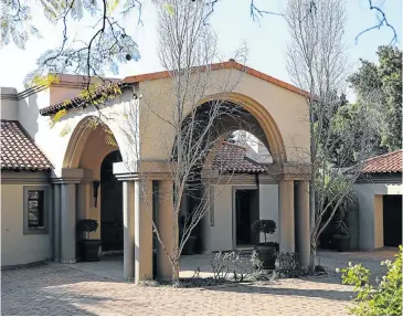  ?? Picture: Simphiwe Nkwali ?? The house, in Waterkloof, Pretoria, that could soon be occupied by State Security Minister Dipuo Letsatsi-Duba, after she rejected the accommodat­ion provided by the Department of Public Works. Its kitchen, below, and one of its bathrooms.