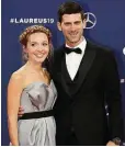  ??  ?? Tennis-Gigant Novak Djokovic mit seiner Ehefrau Jelena Ristic