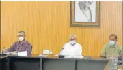  ?? SANTOSH SINGH/HT ?? CM Nitish Kumar chairs a meeting of crisis management group through video conferenci­ng in Patna Wednesday.