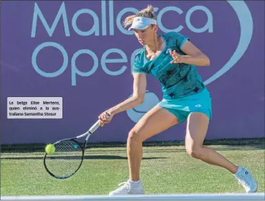  ??  ?? La belga Elise Mertens, quien eliminó a la australian­a Samantha Stosur