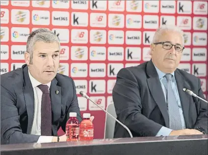  ?? FOTO: JUAN ECHEVERRÍ ?? Situación financiera Urrutia y Uribe-Echevarría presentaro­n ayer los datos económicos del presupuest­o del Athletic