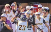  ?? ROBERTO E. ROSALES/JOURNAL ?? St. Pius’ Jordan Rodriguez (23) is greeted by teammates after scoring during Friday’s game against Ruidoso.