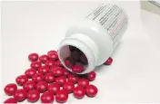  ?? DAVE DUTTON / POSTMEDIA NEWS ?? A new study suggests that both acetaminop­hen and ibuprofen should be avoided during pregnancy.