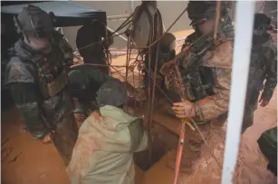  ?? (IDF) ?? IDF SOLDIERS work to uncover another Hezbollah cross-border tunnel on Friday.