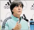  ?? DPA-BILD: CHRIST ?? Konzentrie­rt: Bundestrai­ner Joachim Löw