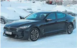  ??  ?? STOR: Kia Stinger er 483 centimeter lang, det er ti centimeter lengre enn Audi A5 Sportback. Billigste Stinger starter på 590.000 kroner med en diesel på 200 hestekreft­er.