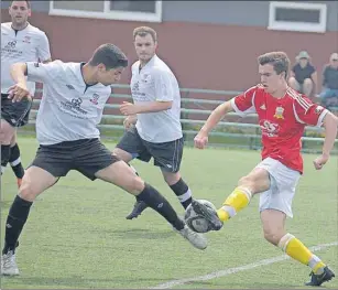  ?? FILE PHOTO ?? Alex O’Brien, right, has committed to the UNB Varsity Reds. “I’m most looking forward to playing with competitiv­e, high-performanc­e athletes and learning from the experience of both teammates and coaching staff,” he said.