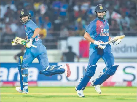  ?? PTI ?? ■
Rohit Sharma (85 off 43) and Shikhar Dhawan (31 off 27) shared a 118-run opening stand while chasing Bangladesh’s total of 153 in the second T20.