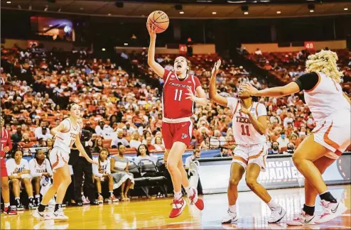  ?? Fairfield Athletics ?? Lou Lopez Senechal averaged 19.6 points as a senior at Fairfield, leading the Stags to their first NCAA Tournament appearance since 2001. She has since transferre­d to UConn.