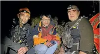  ??  ?? Marlboroug­h LandSAR searchers Andrew Wheeler, left, and Mark Lucas, right, with the missing tramper.