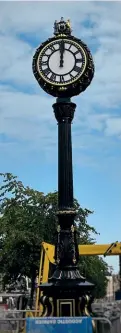  ?? CITY OF EDINBURGH COUNCIL ?? Right: Clock this: The clock placed on Elm Row with the Leith Walk tram extension tracks to the left.