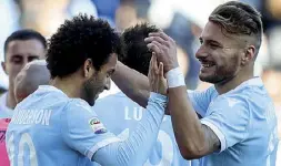  ??  ?? Coppia di attaccanti Felipe Anderson, 24 anni, e Ciro Immobile, 27