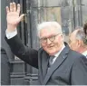  ?? FOTO: DPA ?? Bundespräs­ident Frank-Walter Steinmeier genießt sichtlich seinen neuen Job.