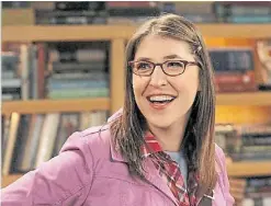  ??  ?? Mayim Bialik es una de las coprotagon­istas de la sitcom The Big Bang theory.