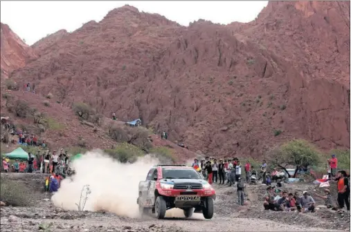  ??  ?? GRAN RESPUESTA. Nani Roma, con su Toyota durante la disputa de la etapa ya en territorio boliviano.