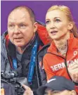  ?? FOTO: DPA ?? Aljona Savchenko mit Trainer Alexander König.