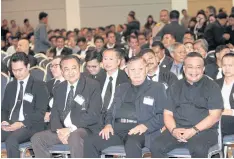  ??  ?? Politician­s and political groups at the public hearing on the unity pact at the 1st Army Region yesterday. They include Jatuporn Prompan, chairman of the United Front for Democracy against Dictatorsh­ip, front row, right.