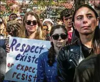  ??  ?? Google-Mitarbeite­r protestier­ten weltweit für eine bessere Unternehme­nskultur. Hier ein Bild aus New York. Foto: Reuters