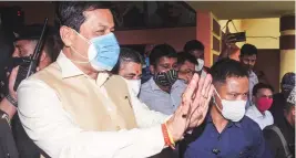  ?? PHOTO: PTI ?? Assam CM Sarbananda Sonowal interacts with the media, in Guwahati on Sunday