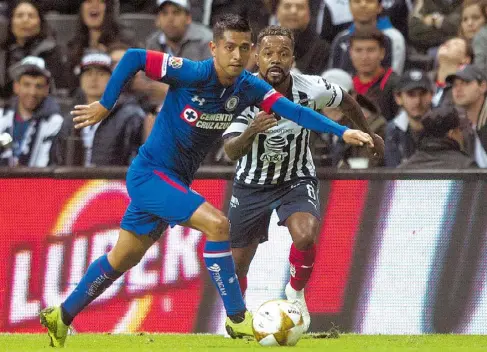  ?? AFP ?? Cruz Azul recibe a Monterrey en el duelo definitivo para llegar a la gran final del futbol mexicano.