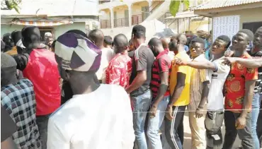  ??  ?? Voting going on peacefully at Aiyegunle Ward, Unit 004 in Ijumu LGA of Kogi