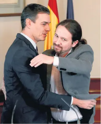  ?? SERGIO PEREZ/REUTERS ?? Espanha. Premiê socialista Pedro Sánchez (E) com Pablo Iglesias: aliança de esquerda