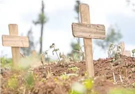  ??  ?? VICTIMS of the Ebola disease have been buried at Kitatumba cemetery in the Butembo in the eastern Democratic Republic of the Congo.