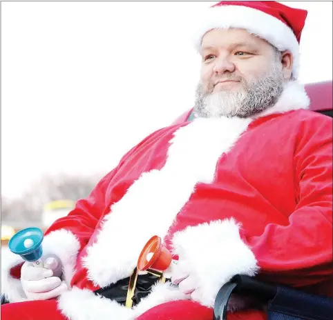  ?? TIMES photograph by Annette Beard ?? Santa Claus was in the Christmas Parade.