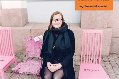  ?? FOTO: RICHARD NORDGREN ?? Feministis­ka partiets ordförande Katju Aro tror att partiet kan ta sig innanför stadshuset­s väggar i kommunalva­let, och inte bara utanför som den här dagen.