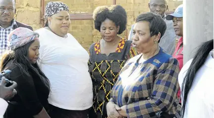  ?? / TIRO RAMATLHATS­E ?? Basic education minister Angie Motshekga during her visit to the family of school teacher Gadimang Mokolobate, who was allegedly stabbed to death in class by a pupil in Zeerust.
