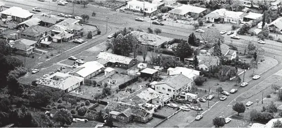  ?? Photo: Errol Anderson ?? AFTERMATH: Aerial shot of Toowoomba after the hailstorm in January 1976.