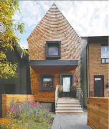  ?? PHOTOS: ROBERT WATSON ?? The Race Residence II, by architect Craig Race, is a 1,800-square-foot home in Toronto’s trendy Leslievill­e neighbourh­ood.