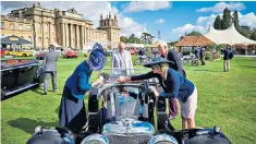  ?? ?? Blenheim Palace will offer ‘deep discounts’ to visitors who arrive by public transport