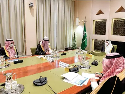  ??  ?? Riyadh Gov. Prince Faisal bin Bandar on Tuesday chaired a meeting to review plans to activate the Tourism Developmen­t Council in Riyadh. SPA