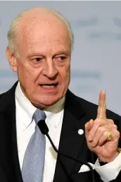  ??  ?? L’émissaire de L’ONU pour la Syrie, Staffan de Mistura, lors d’une conférence de presse vendredi à Genève.