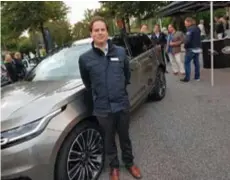  ??  ?? BILAR. Viktor Ahlberg, Brand manager för Jaguar.