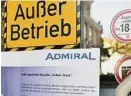  ??  ?? In Wien macht das Verbot des kleinen Glücksspie­ls Anbietern zu schaffen