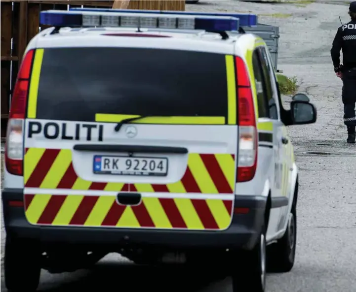  ??  ?? AVSPERRET: Politiet sperret av området på Varhaug der den siktede 17-åringen bor. I går ble han varetektsf­engslet i to uker.