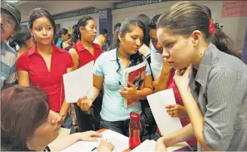  ??  ?? Pérdida. La ASI prevé que datos del ISSS indicarán que en marzo se perdieron 3,000 empleos.