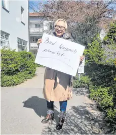  ?? FOTO: STEFFEN LANG ?? Susanne Baur hofft auf viele Briefe, die sie verteilen kann.